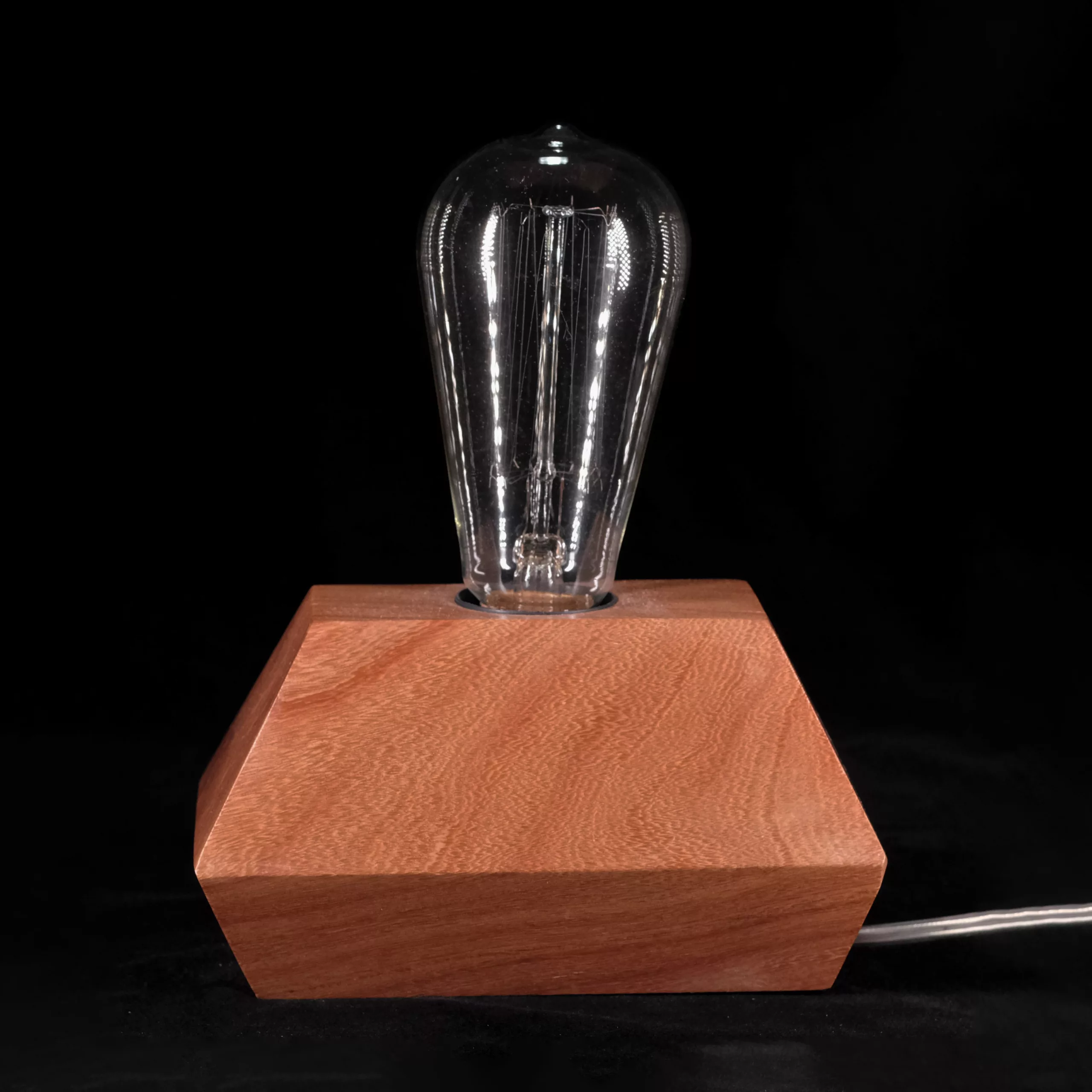 Lampe en iroko